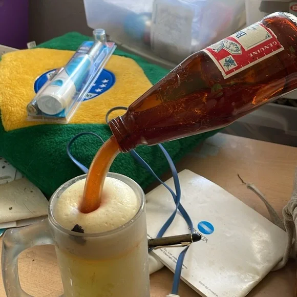 Budweiser Amber Glass Bottle - Picture 1 of 2